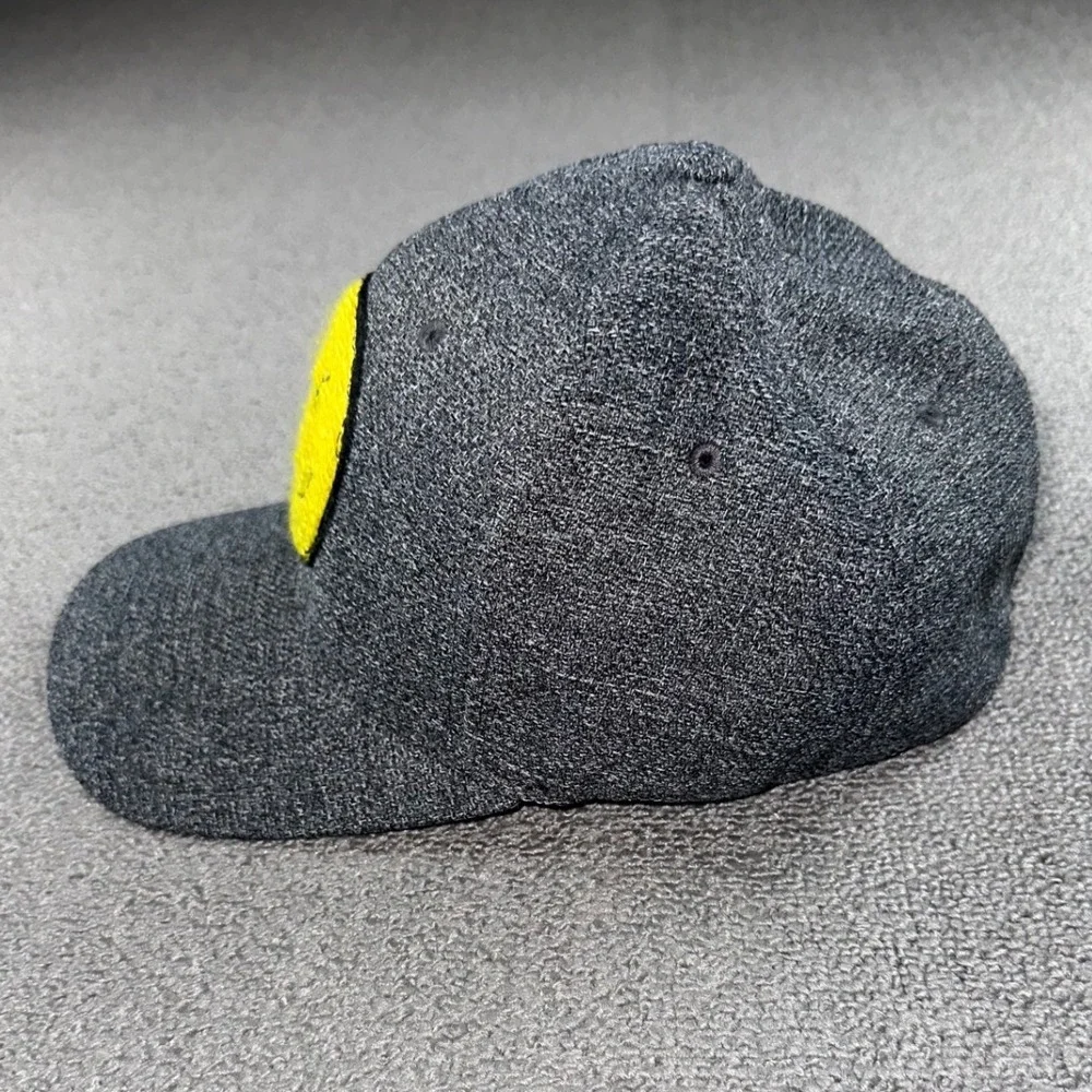Flexfit x Yupoong Hat Men S-M Gray Heathered Nirvana Smiley Stretch Grunge Rock‎